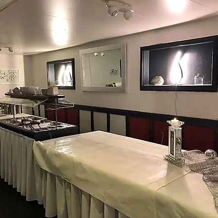 & Restaurant Blume Hotel